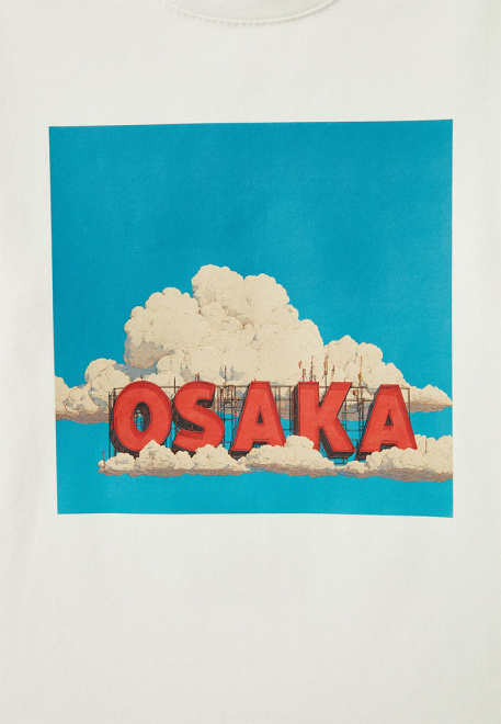 Лонгслив молочный "Осака в облаках"